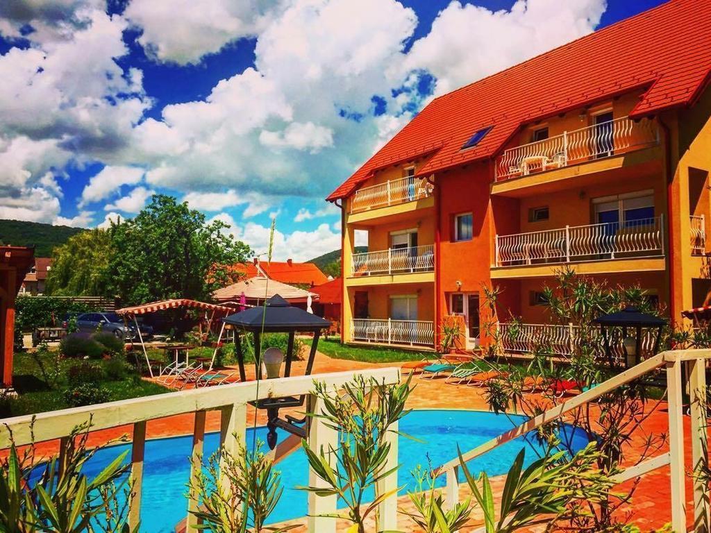 Andrea Pansio Bed & Breakfast Balatonfured Exterior photo